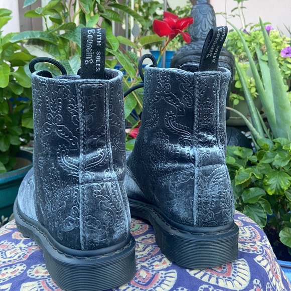 Rare Dr. Martens 1460 Brocade Velvet Paisley Boots - Picture 6 of 16